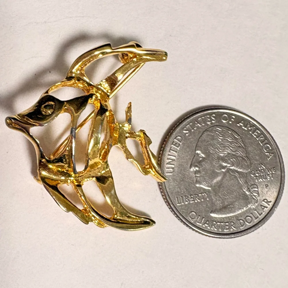 Vintage Gold-Tone fish Brooch